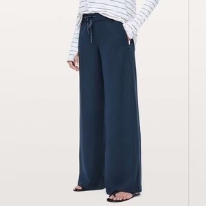 Lululemon Athletica On The Fly Wide-Leg Pants